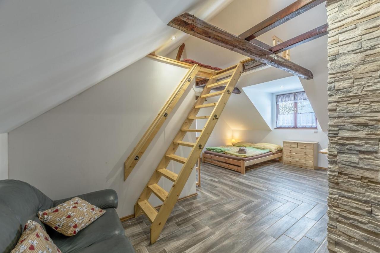 Hotel U Ozveny Dolni Adrspach Esterno foto